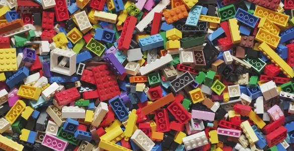 est proprietaire lego