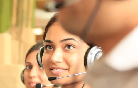 quelle est difference entre hotline centre appels